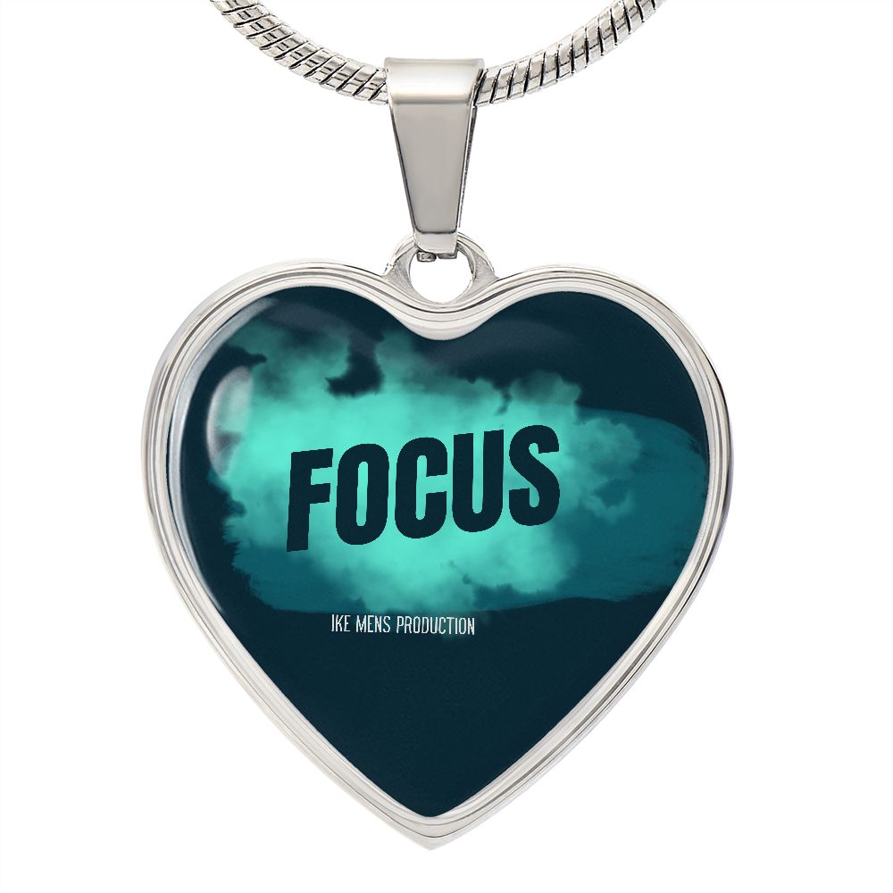 FOCUS HEART NECKLACE