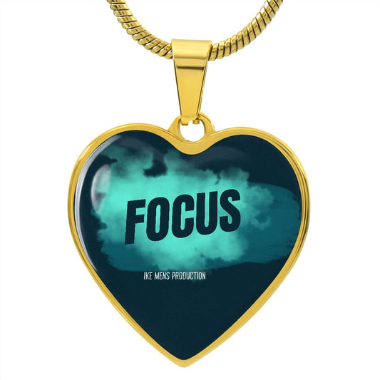 FOCUS HEART NECKLACE